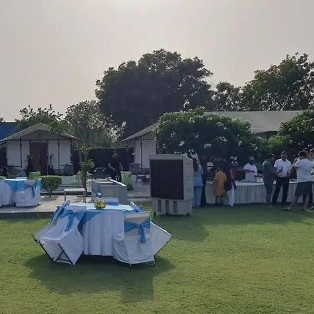 Luxury Farmhouse In Chhatarpur With Pool New Delhi Buitenkant foto