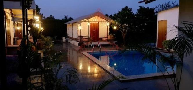 Luxury Farmhouse In Chhatarpur With Pool New Delhi Buitenkant foto