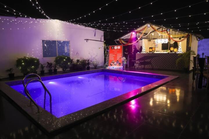 Luxury Farmhouse In Chhatarpur With Pool New Delhi Buitenkant foto