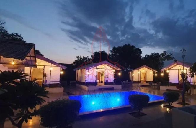 Luxury Farmhouse In Chhatarpur With Pool New Delhi Buitenkant foto