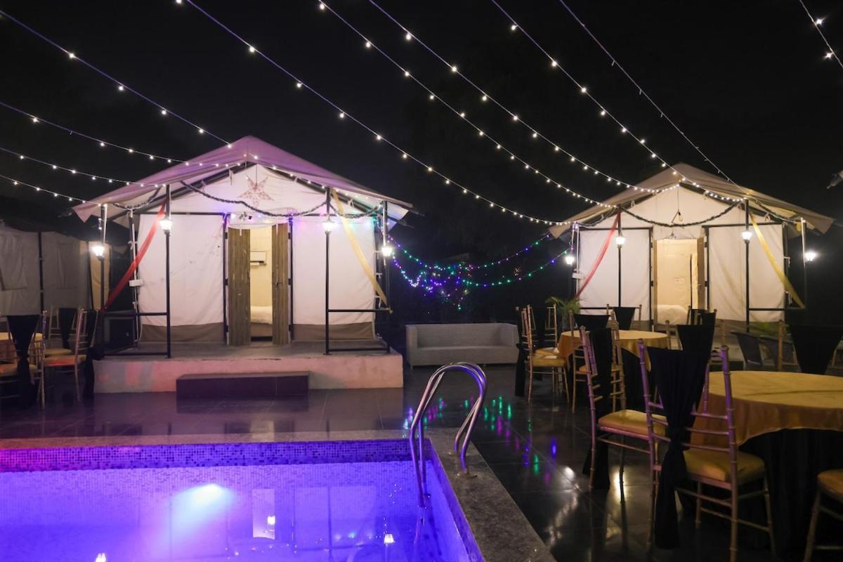 Luxury Farmhouse In Chhatarpur With Pool New Delhi Buitenkant foto